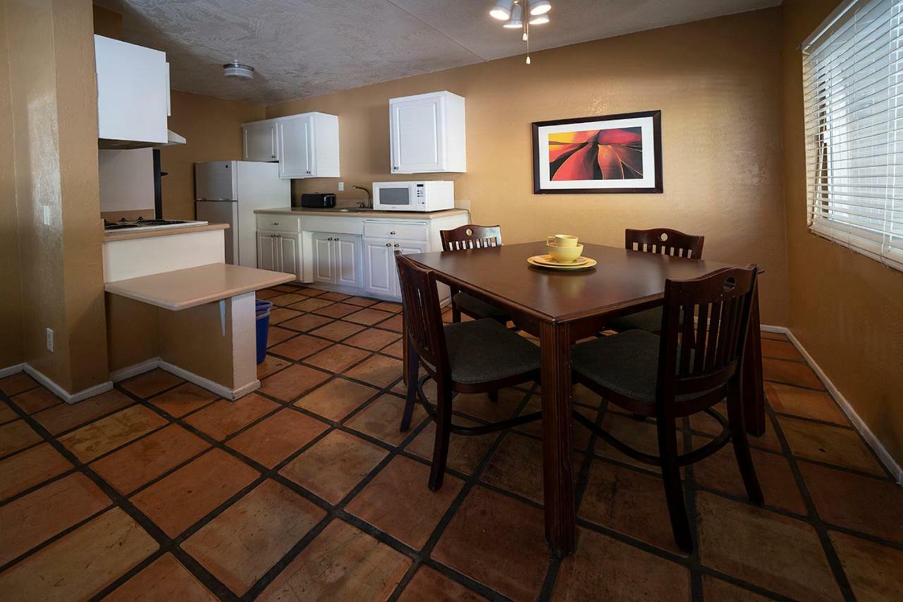 Tuscany Manor Palm Springs Kültér fotó